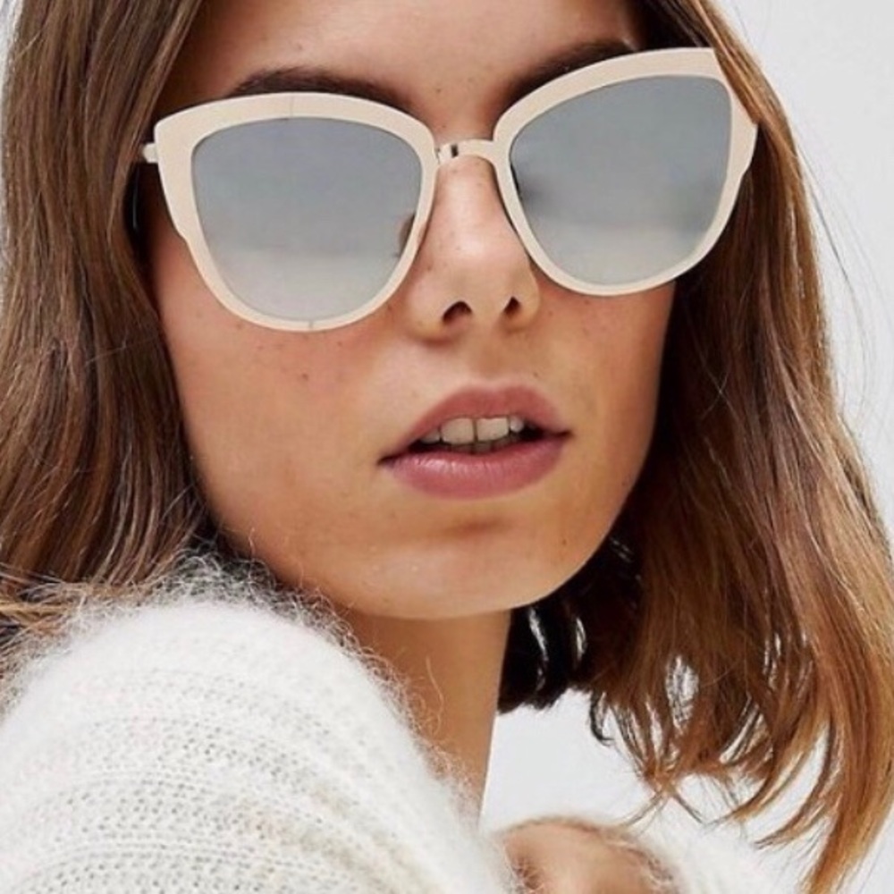 Quay Cat Eye Supergirl Gold Smoke Sunnies